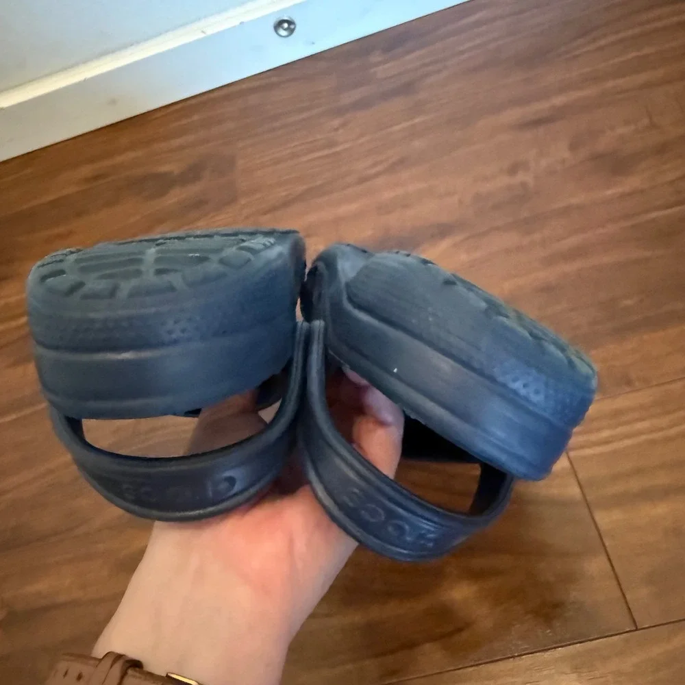Crocs Classic Clog‎ Navy Blue Slip On Shoes Size 5 Kids/ Men Size 7 Women - Picture 8 of 9